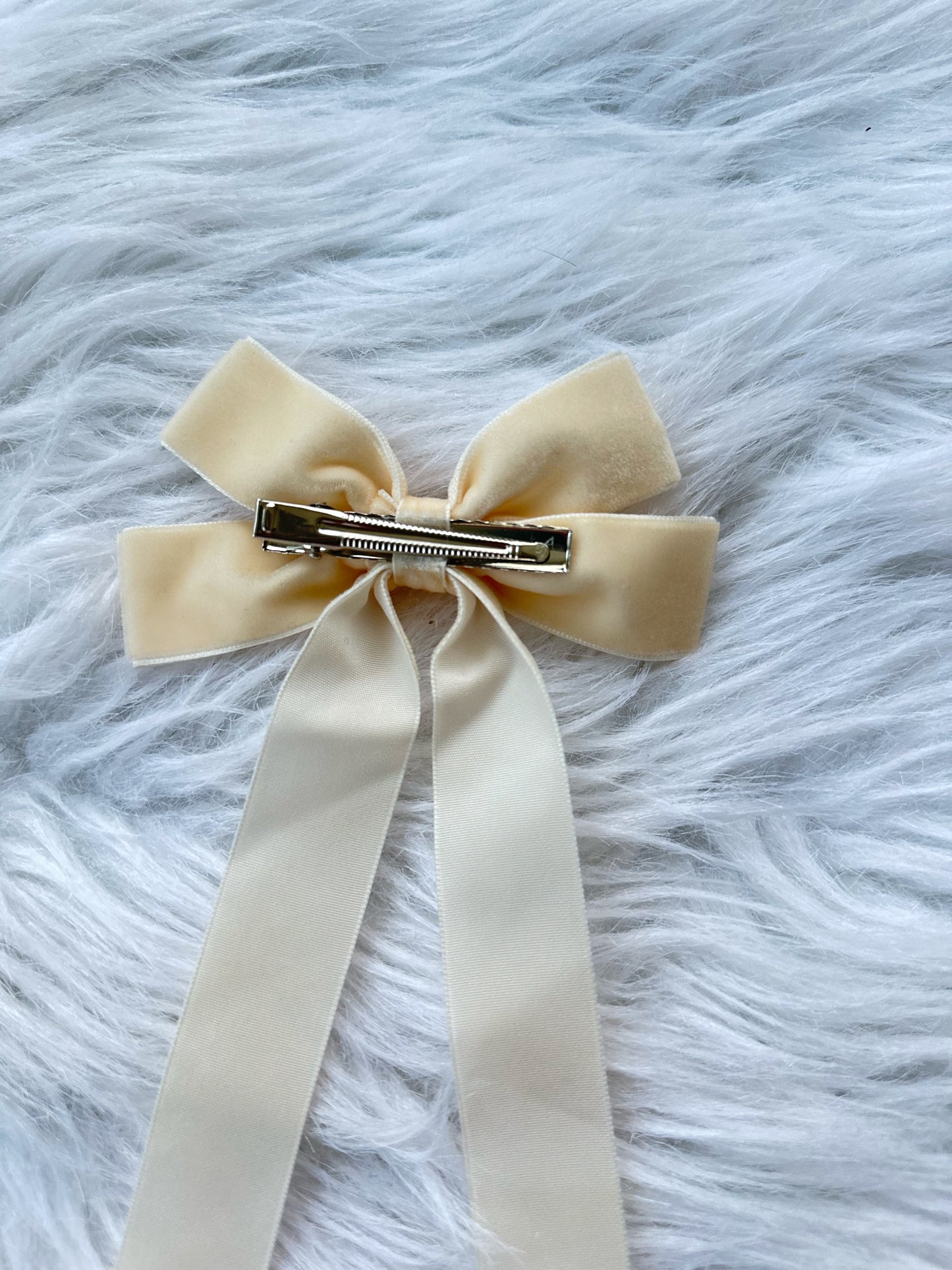 Swan Velvet Bow - Ivory